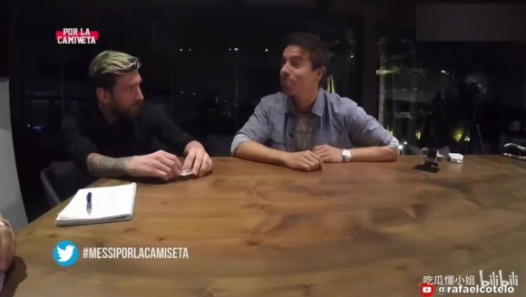 压枪！名场面！梅西：我和苏牙都是坐着小号！